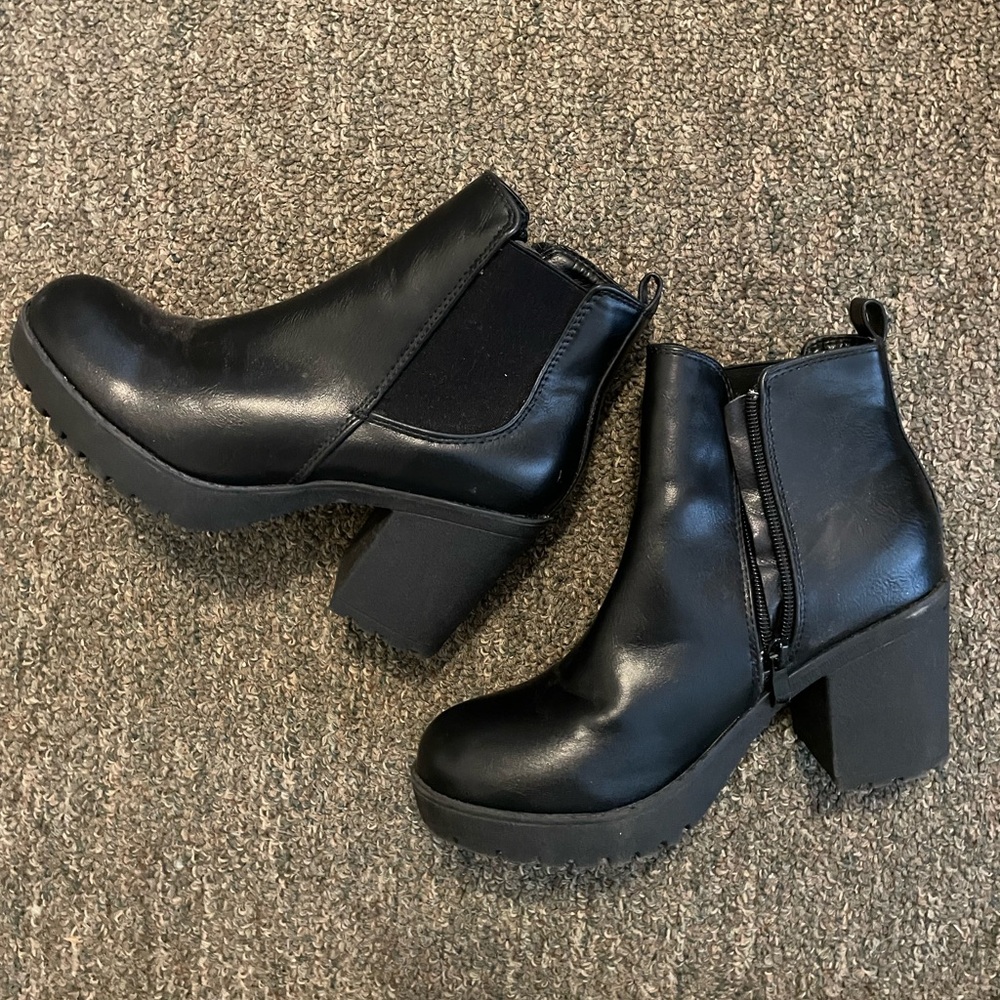 Black heeled boots
